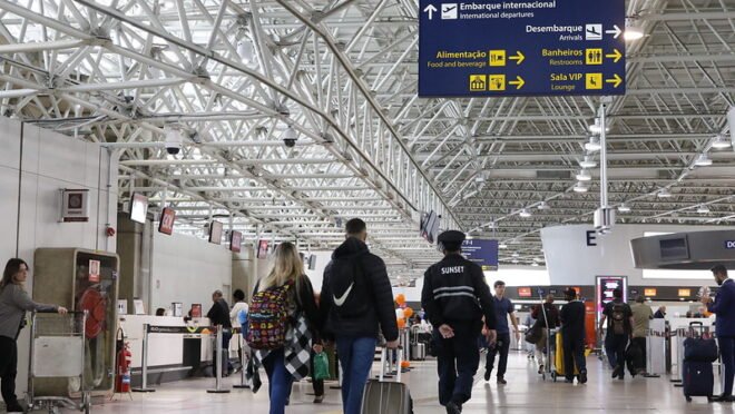 Anac reforça que inspeções em aeroportos são aleatórias e lança campanha educativa