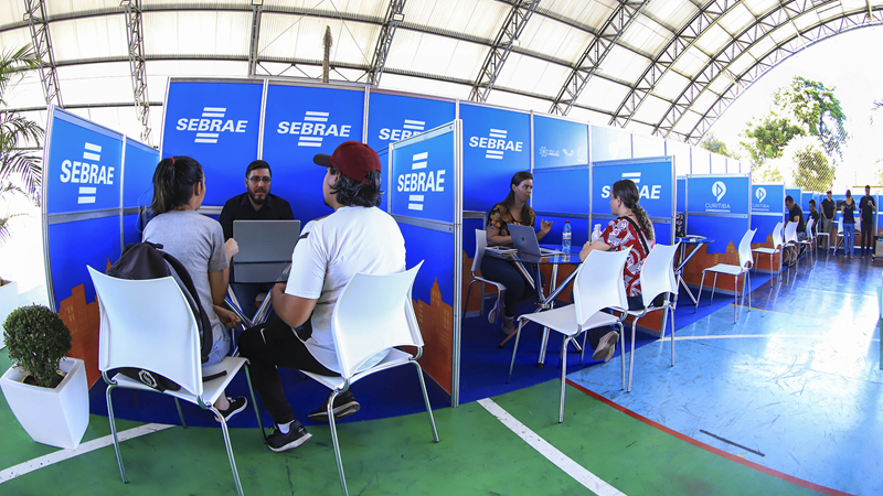 Mutirão do MEI oferece serviços gratuitos e anuncia próximas datas em Curitiba