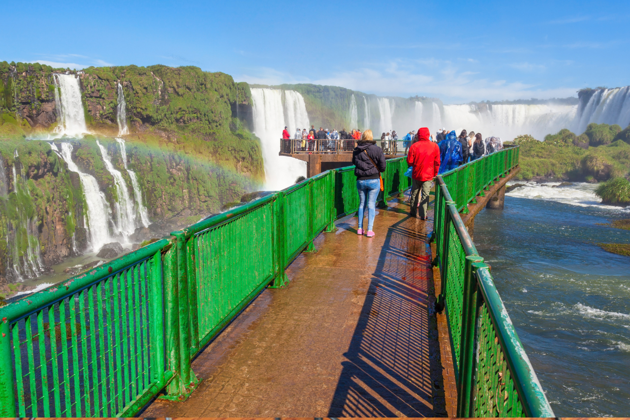 Conheça o turista de Foz do Iguaçu: pesquisa detalha quem visita o destino e o que busca