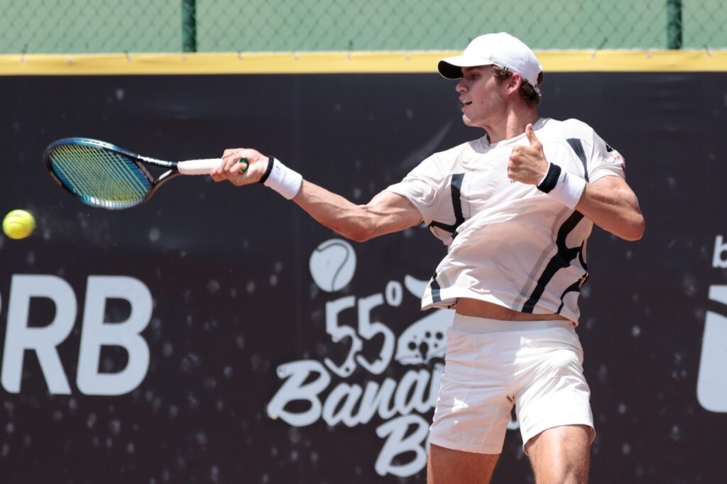 De Londrina para Paris: João Bonini estreia no Roland Garros juvenil neste sábado (1º)