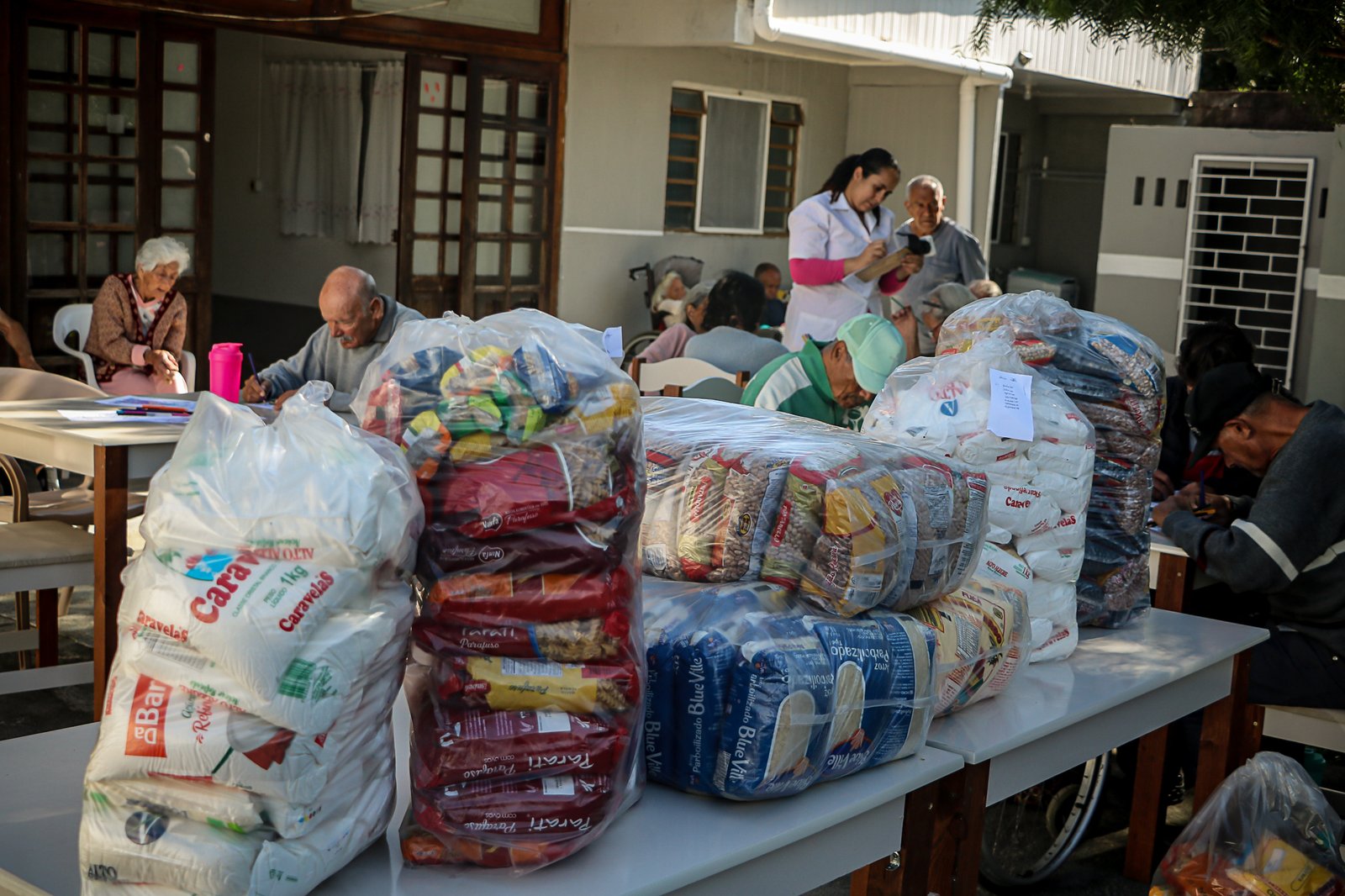 Pinhais: distribuição de alimentos arrecadados no Dia do Trabalhador ocorre no município