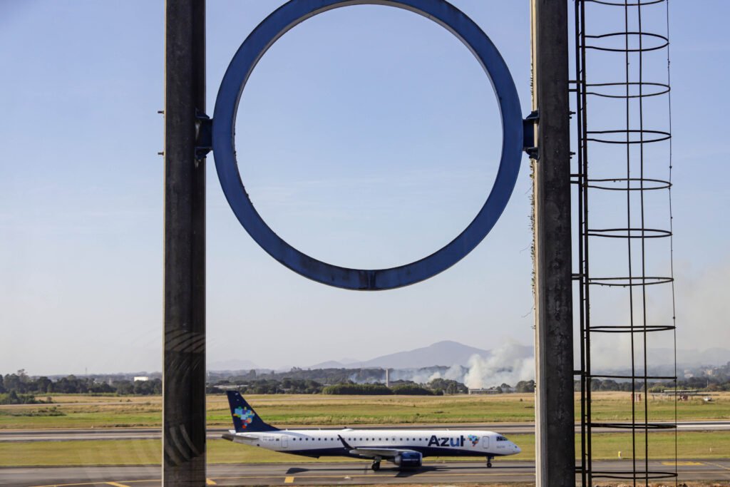 Azul em reestruturação: companhia aérea recorre à recuperação judicial para otimizar operações e frota