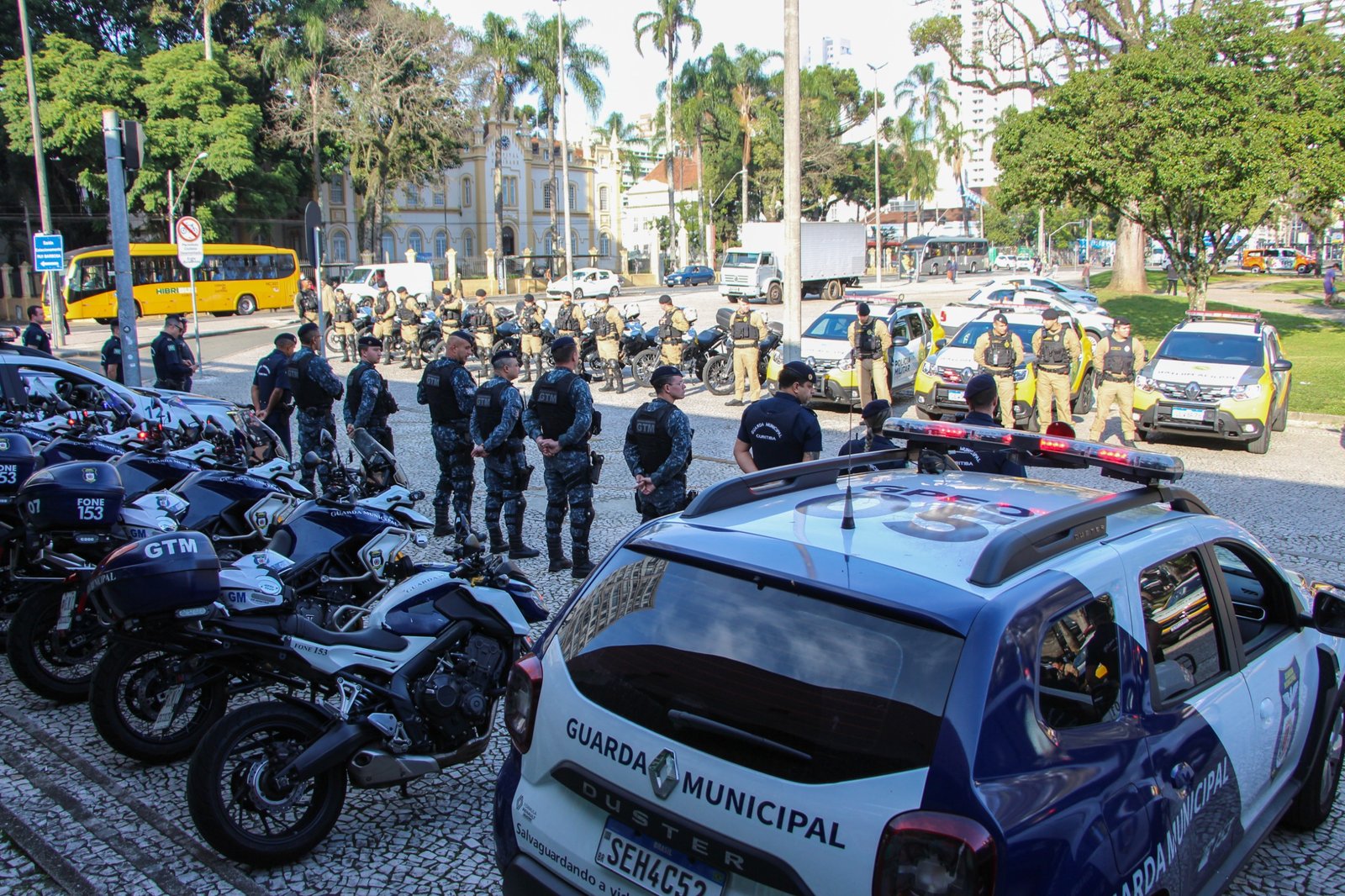 Curitiba mais segura: PMPR e Guarda Municipal intensificam patrulhamento e fiscalizações no centro