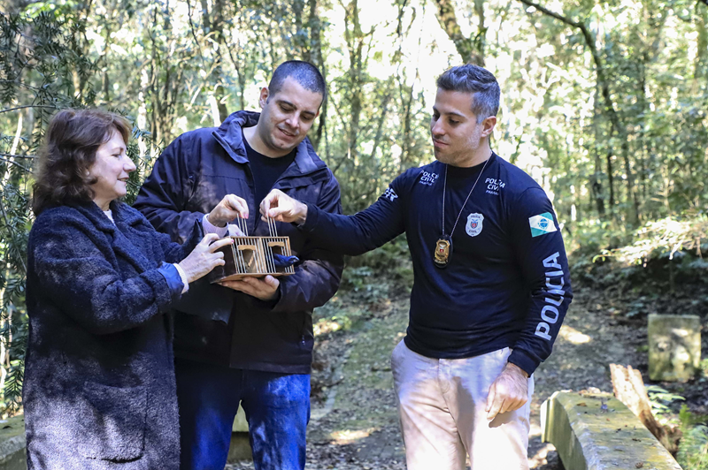 A liberdade cantou: pássaros resgatados de tráfico de animais são soltos em parque de Curitiba