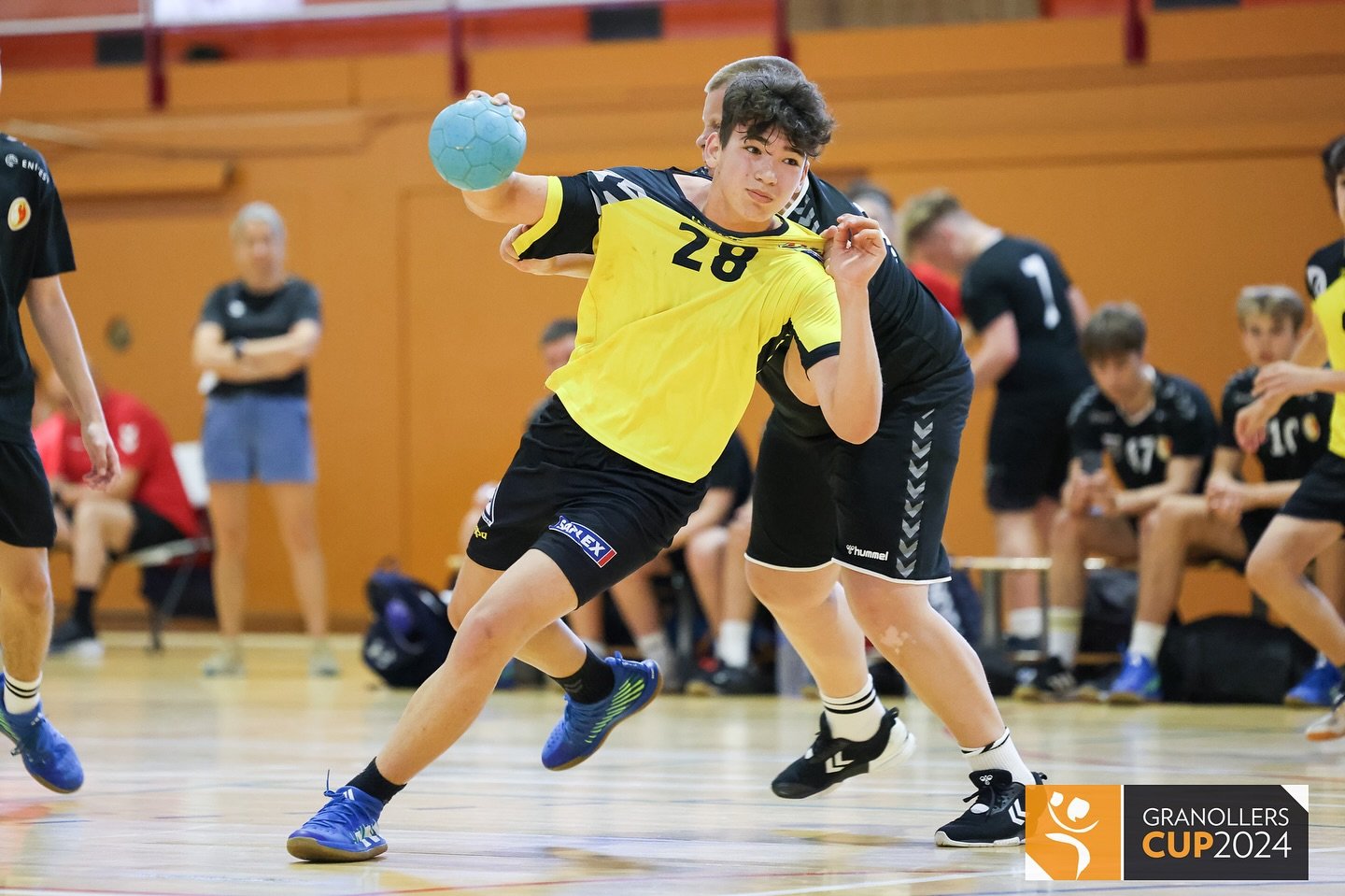Gigantes em Quadra: Time de Ponta Grossa Enfrenta 21 Países no Mundial de Handebol na Espanha
