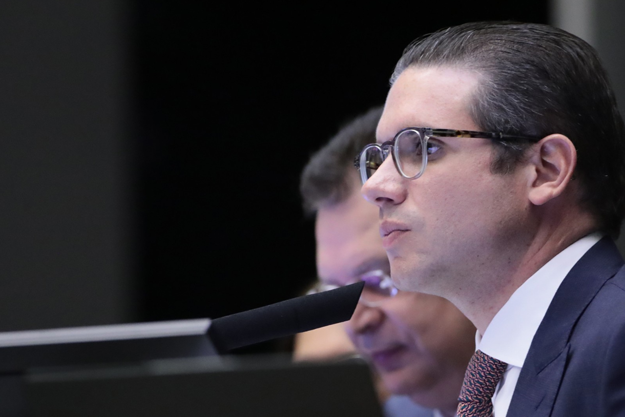 Crise dos Poderes: chefes do Congresso vão ao STF debater emendas em meio a tensão