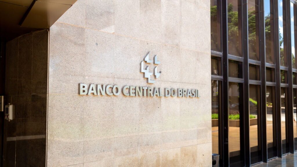 Juros sobem de novo: Banco Central eleva Selic para 15% e surpreende mercado