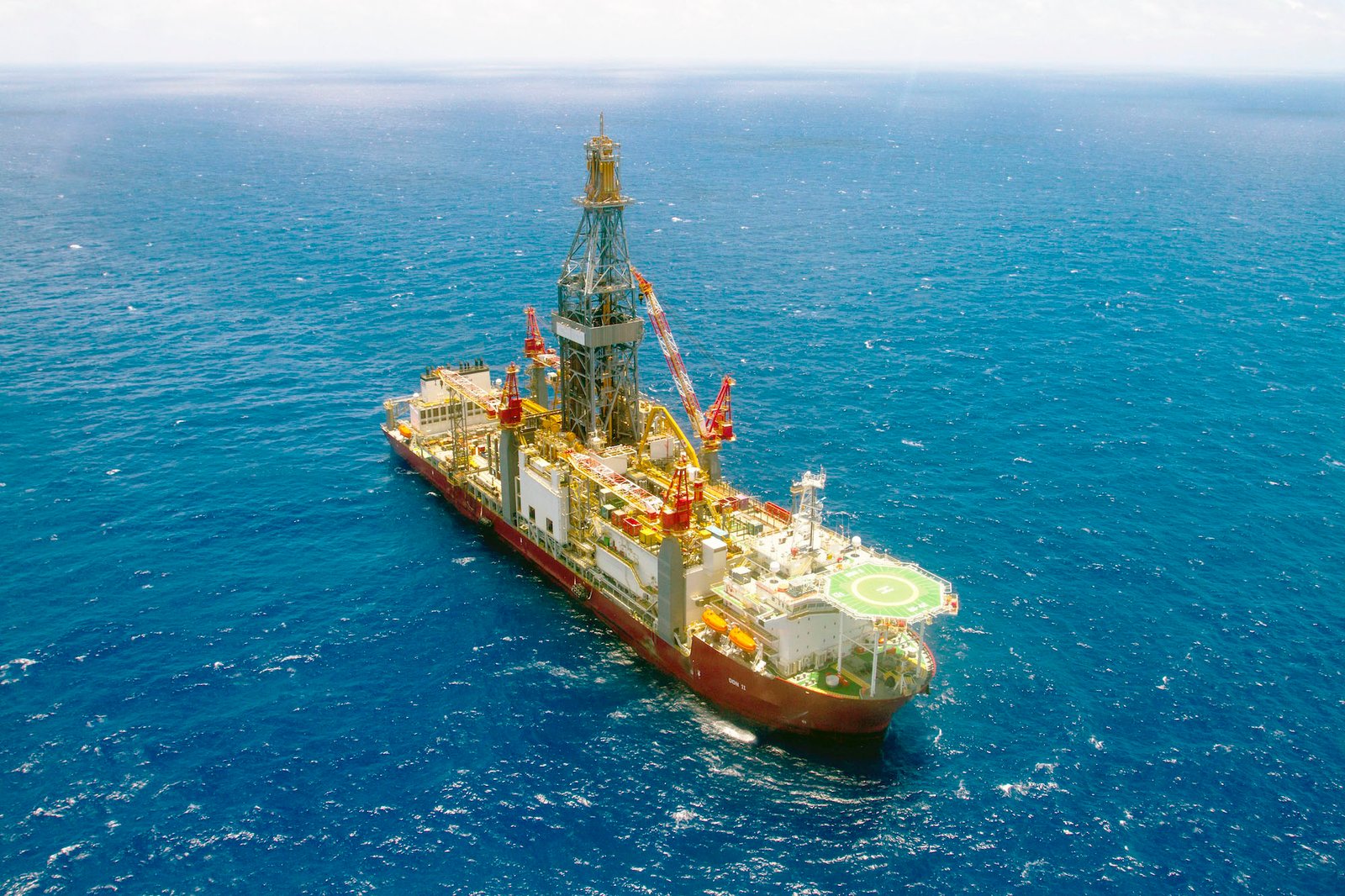 Disputa de Gigantes: Petrobras e Consórcio Chinês Dominam Leilão do Pré-Sal e Dividem Riqueza Bilionária