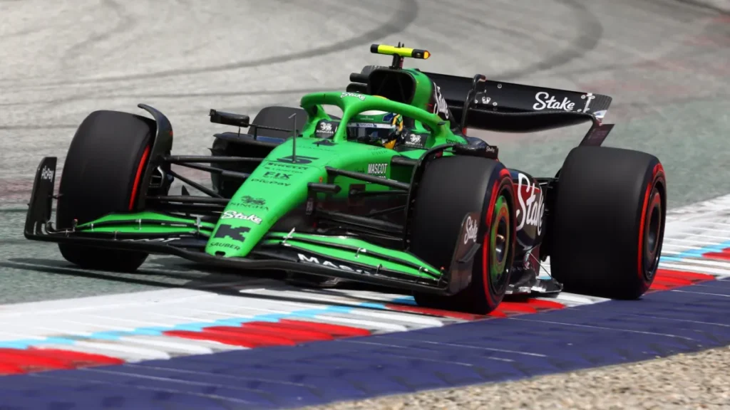 Guerra na McLaren: Norris segura Piastri em batalha eletrizante e vence o GP da Áustria