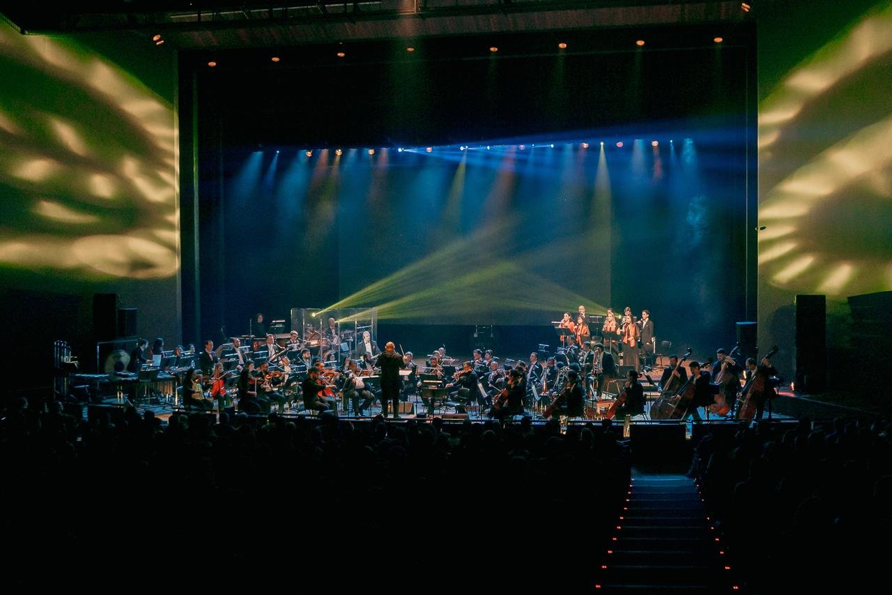 De volta aos anos dourados: “Flash Dance on Stage” da Sinfônica de Curitiba encanta o Guairão