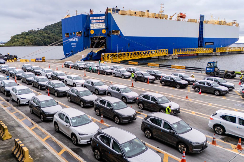 O Futuro Desembarca Aqui: Paranaguá Recebe Primeiro Lote de Carros Elétricos da Geely Após 9 Anos
