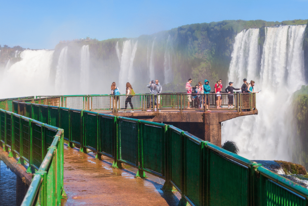 Princesa Kako de Akishino Conhece as Cataratas do Iguaçu em Encerramento de Turnê Brasileira