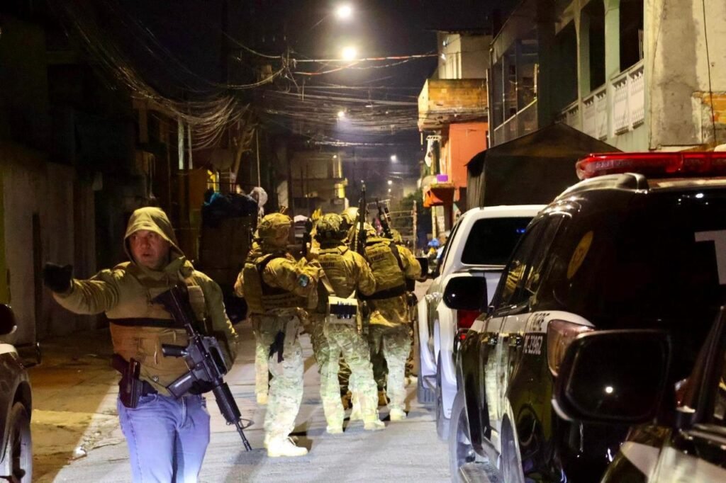 Megaoperação no Centro de Curitiba Desarticula Quadrilha que Controlava o Tráfico com "Mão de Ferro"