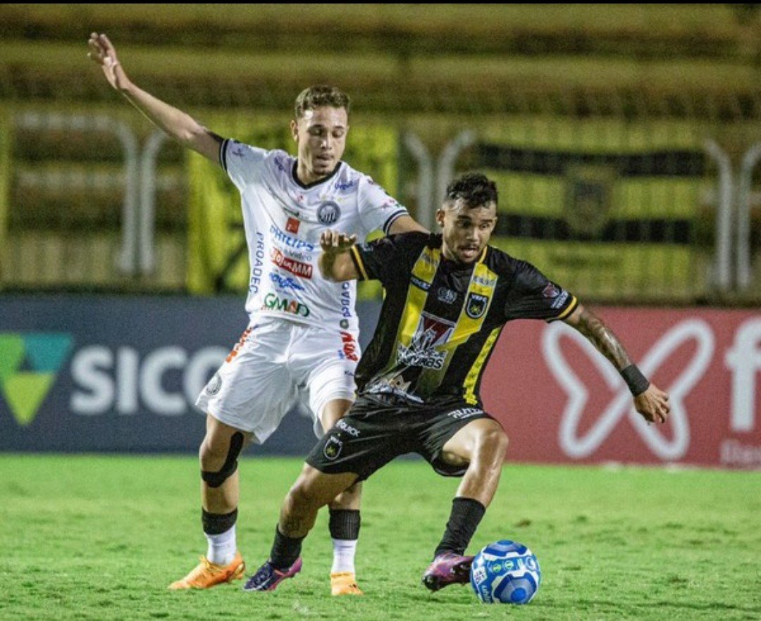 Operário acerta o travessão, mas sofre gol no fim e perde para o Volta Redonda na Série B