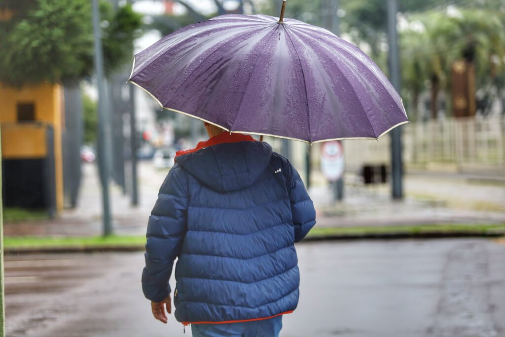 Prepare-se Para a Madrugada Mais Fria do Ano: Paraná Terá Temperaturas Negativas e Geada Generalizada Nesta Terça