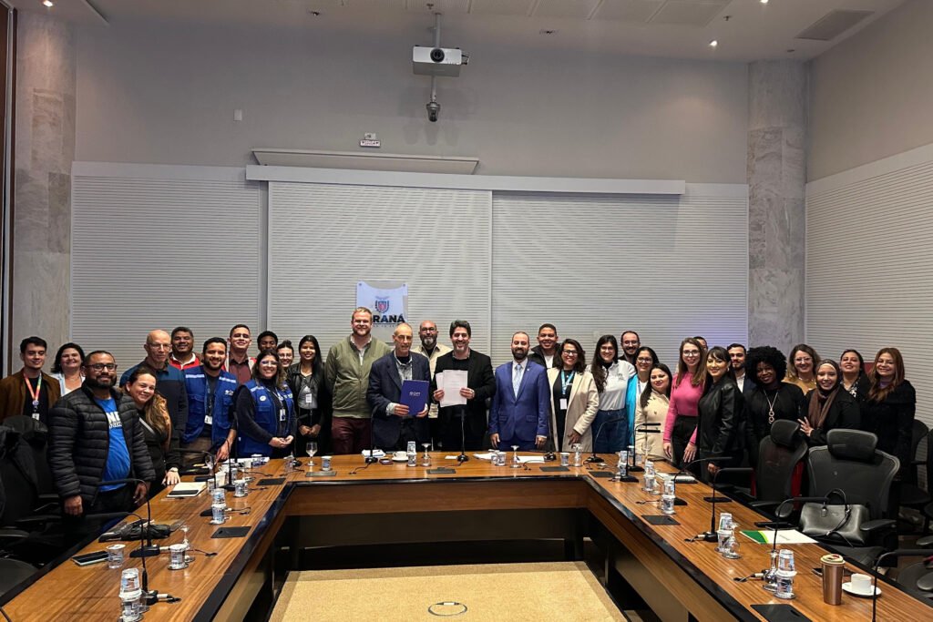 Paraná firma parceria com agência da ONU para fortalecer acolhimento a migrantes