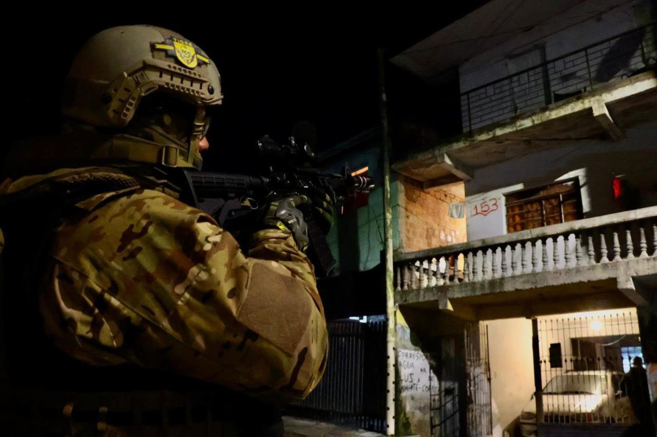 Megaoperação no Centro de Curitiba Desarticula Quadrilha que Controlava o Tráfico com "Mão de Ferro"