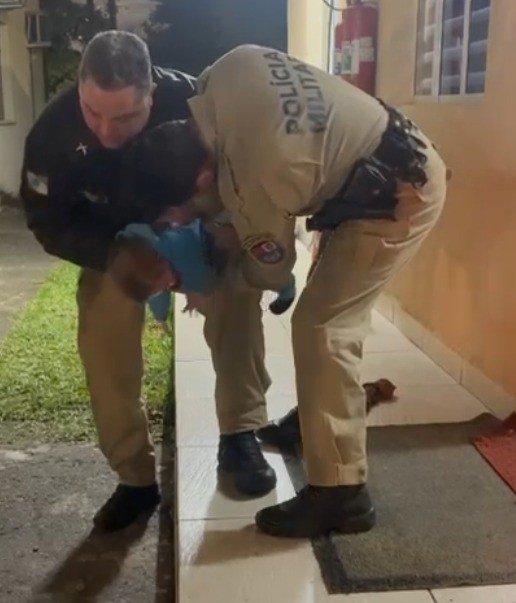 Ação Rápida de Policiais Militares Salva a Vida de Bebê Engasgado em Curitiba