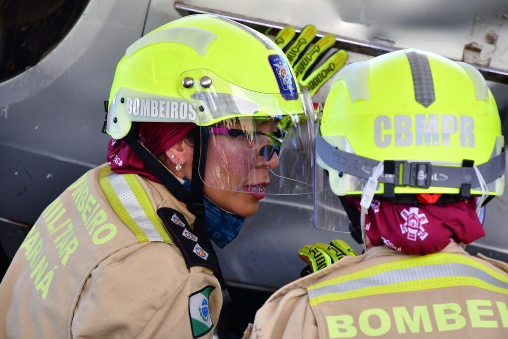 Governo Sanciona Lei que Permite Retorno de Policiais e Bombeiros Aposentados à Ativa no Paraná