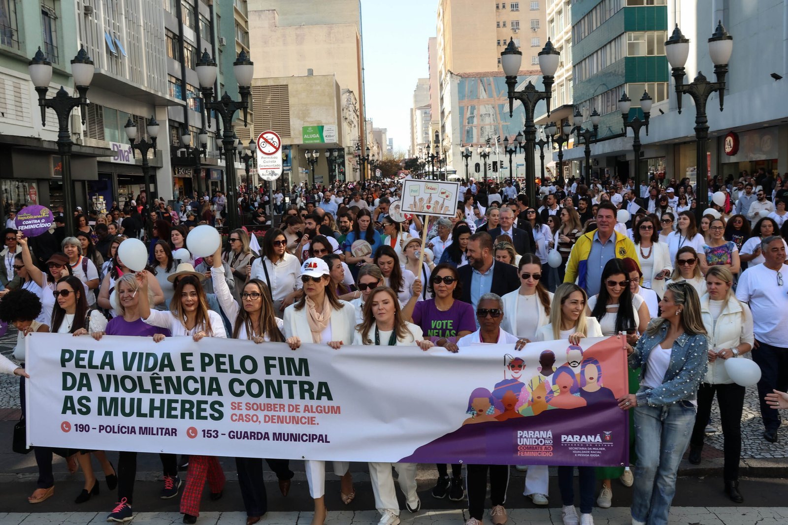 Contra o Feminicídio, Paraná Vê Adesão Recorde à "Caminhada do Meio-Dia"