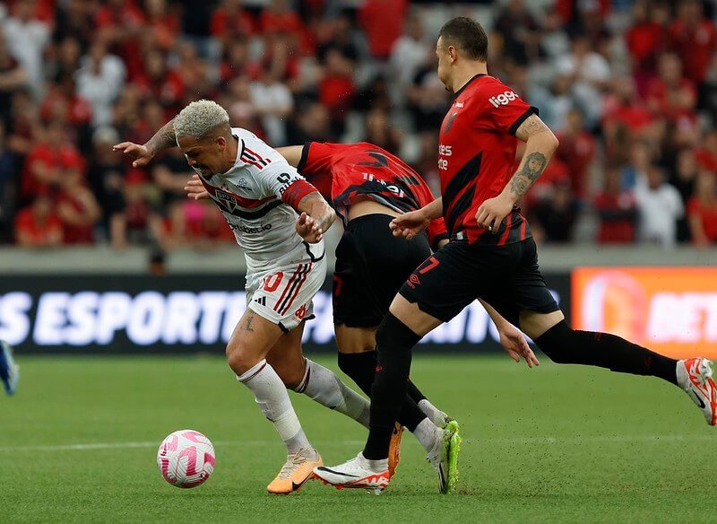 Com Gol no Fim, Athletico Perde Para o São Paulo, Mas Segue Vivo na Copa do Brasil