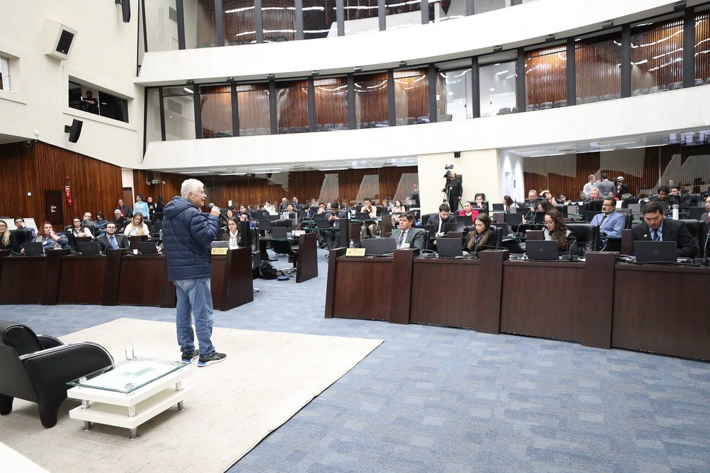Muito Além da Simulação: Projetos Criados por Estudantes no Parlamento Universitário Podem Virar Leis de Verdade