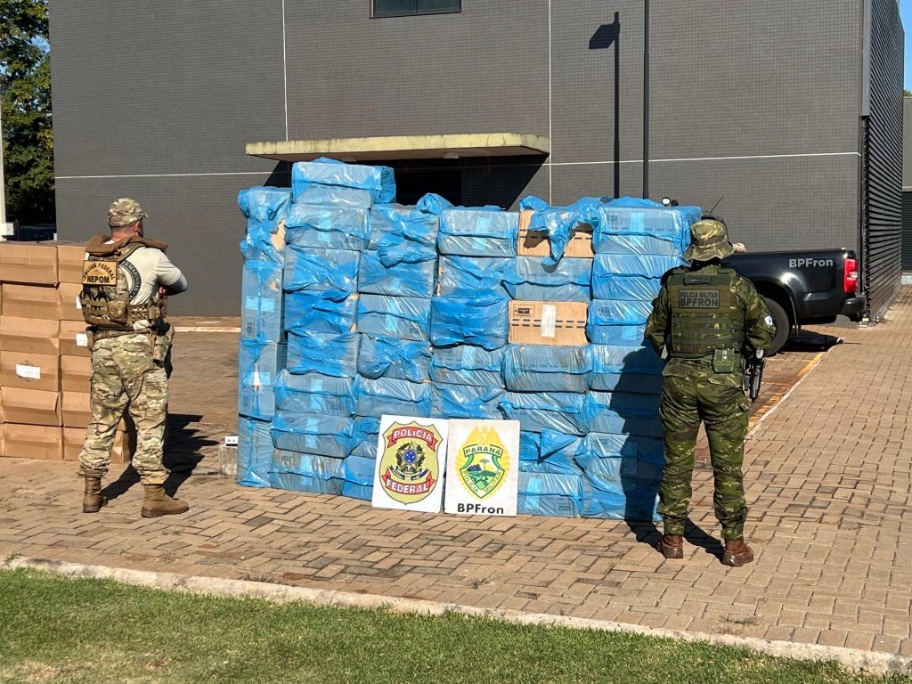 Fuga Desesperada: Para Escapar da Polícia, Homem se Joga de Caminhão com Carga de Cigarros