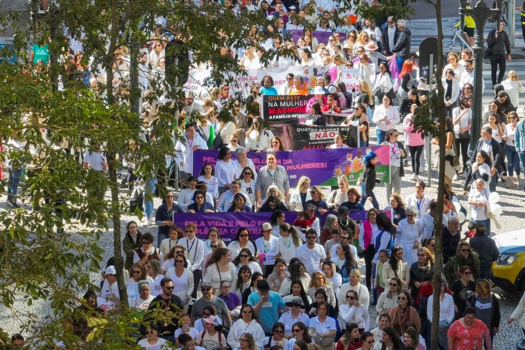 Em Memória de Tatiane Spitzner, Paraná Vai às Ruas no Dia Estadual de Combate ao Feminicídio
