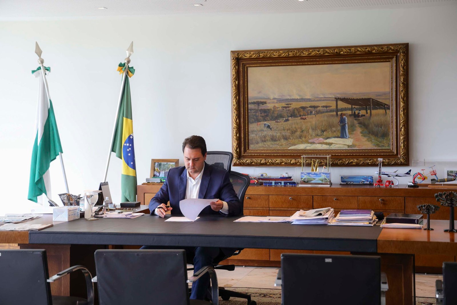 Governo nomeia 604 policiais e efetiva a maior contratação da história da Polícia Civil do Paraná