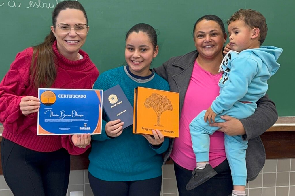Talento de Sengés: Aluna de Escola do Campo Vence Concurso e Será "Jovem Senadora" do Paraná
