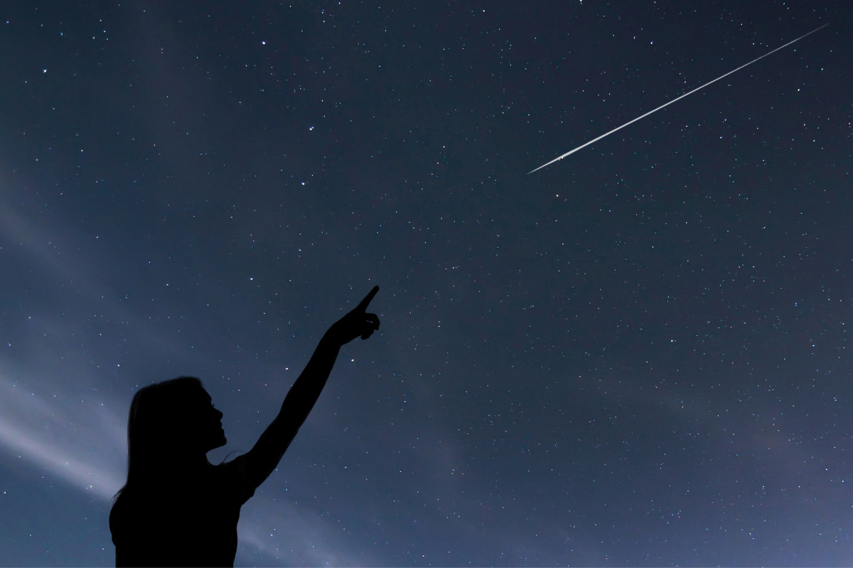 Chuva de "Bolas de Fogo" e Estrelas Cadentes Iluminará o Céu do Paraná Nesta Semana