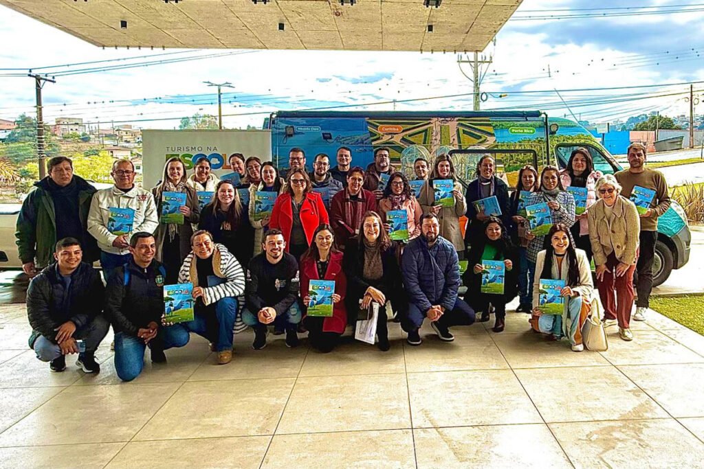 Pequenos Embaixadores: Projeto Inédito Ensina Alunos dos Campos Gerais a Serem os Guias de sua Própria Região