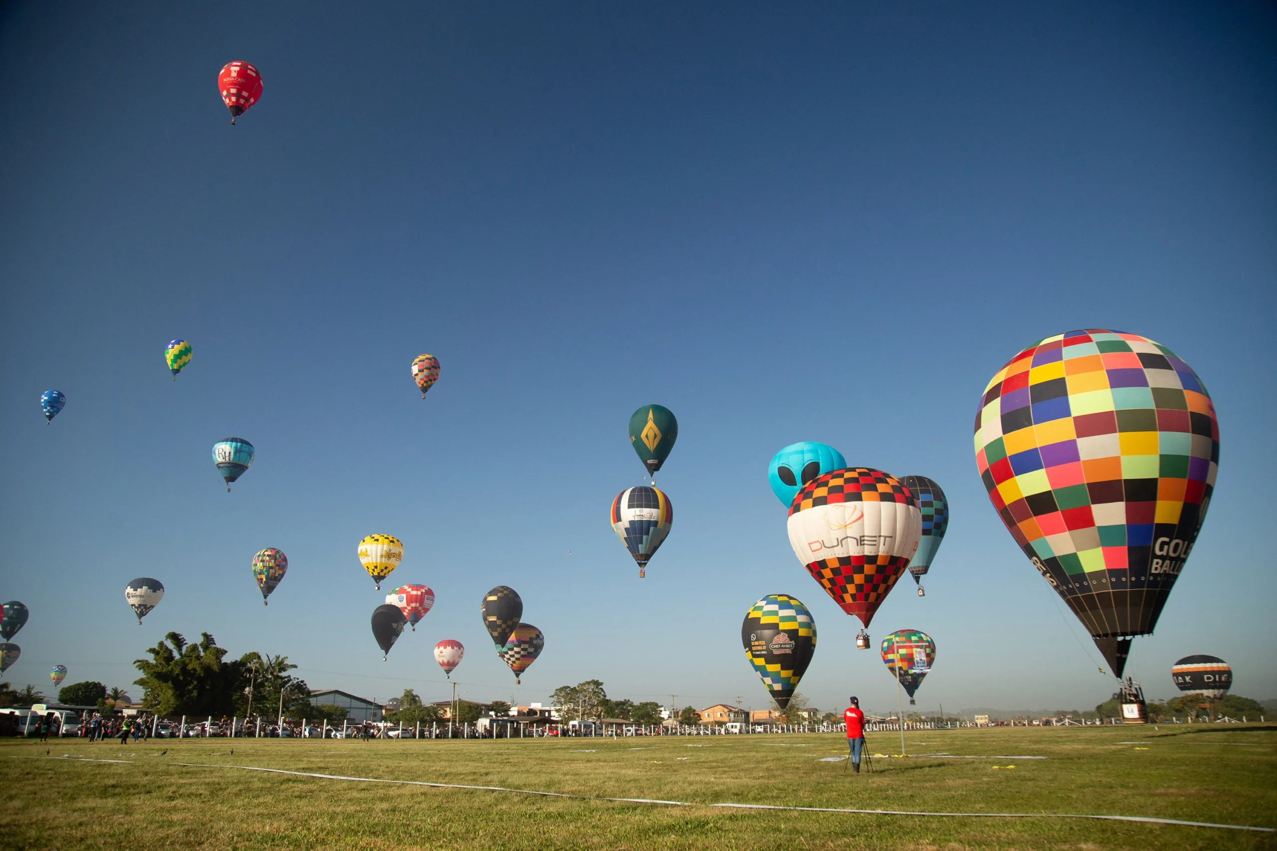 Céus coloridos nos Campos Gerais: Festival da Primavera em Castro terá o maior encontro de balões do Paraná