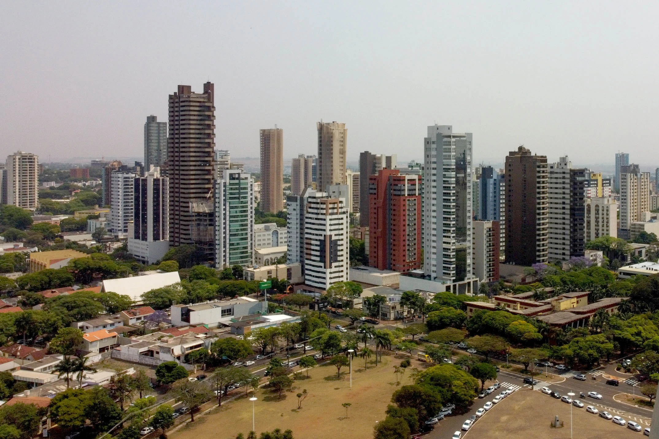 Fim de Semana Dividido: Paraná Terá de Calor de 30°C no Norte a Tempo Nublado em Curitiba