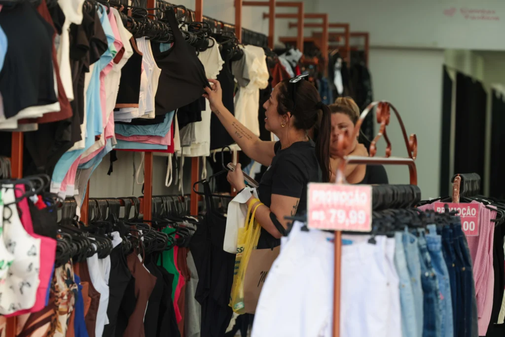 Paraná Amplia Liberdade Econômica: 975 Atividades Agora Têm Dispensa de Alvarás e Licenças