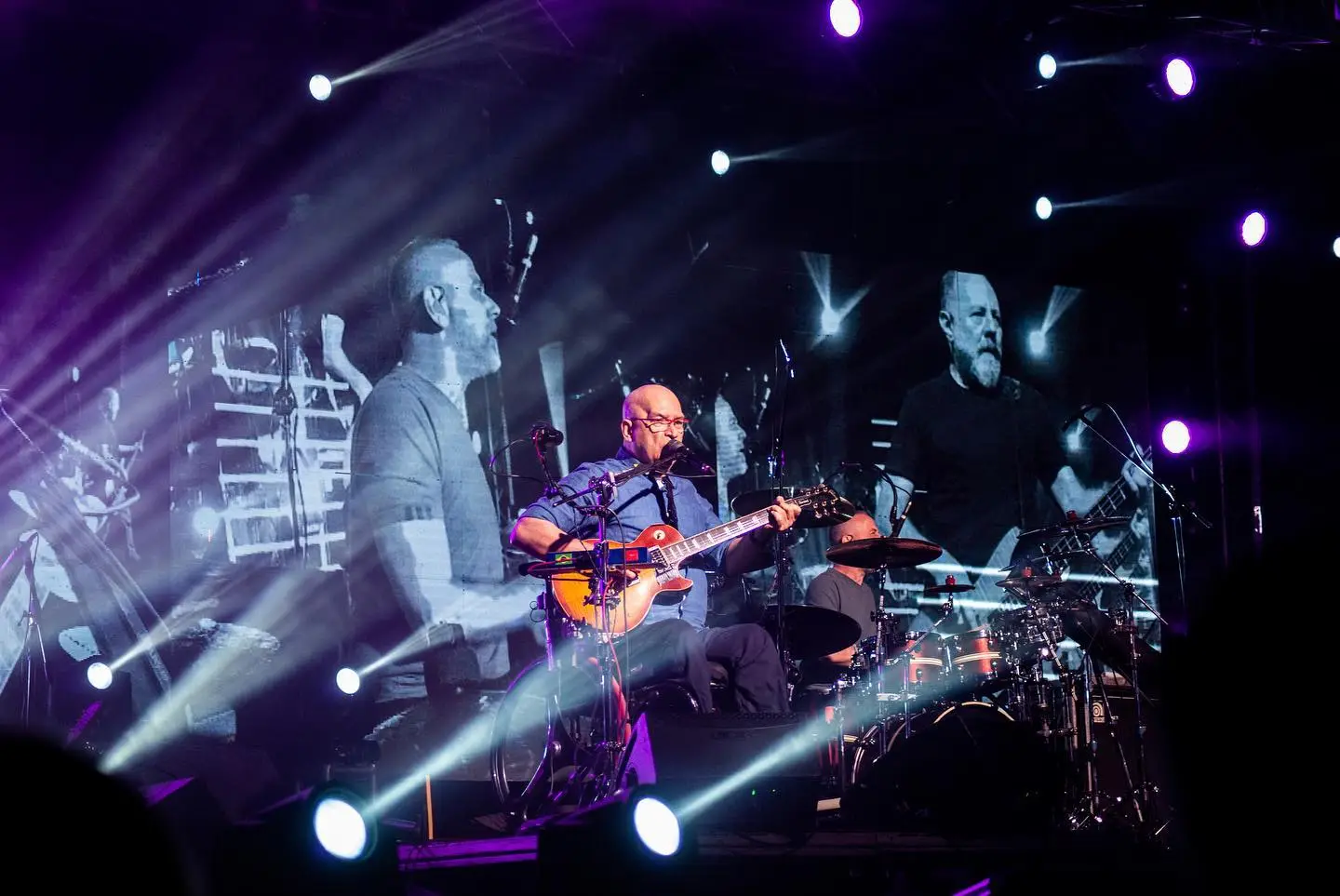 A trilha sonora de uma geração: Paralamas celebram 40 anos com show de clássicos em Curitiba