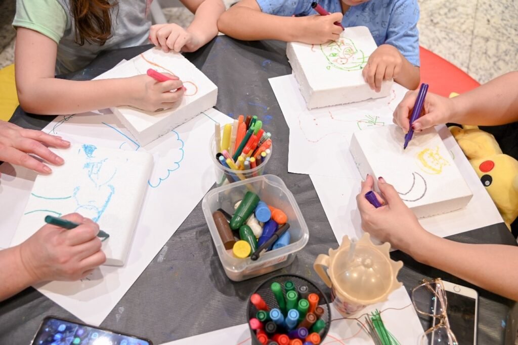 CAIXA Cultural promove Semana da Criança com festa de rua e experiência no Roblox