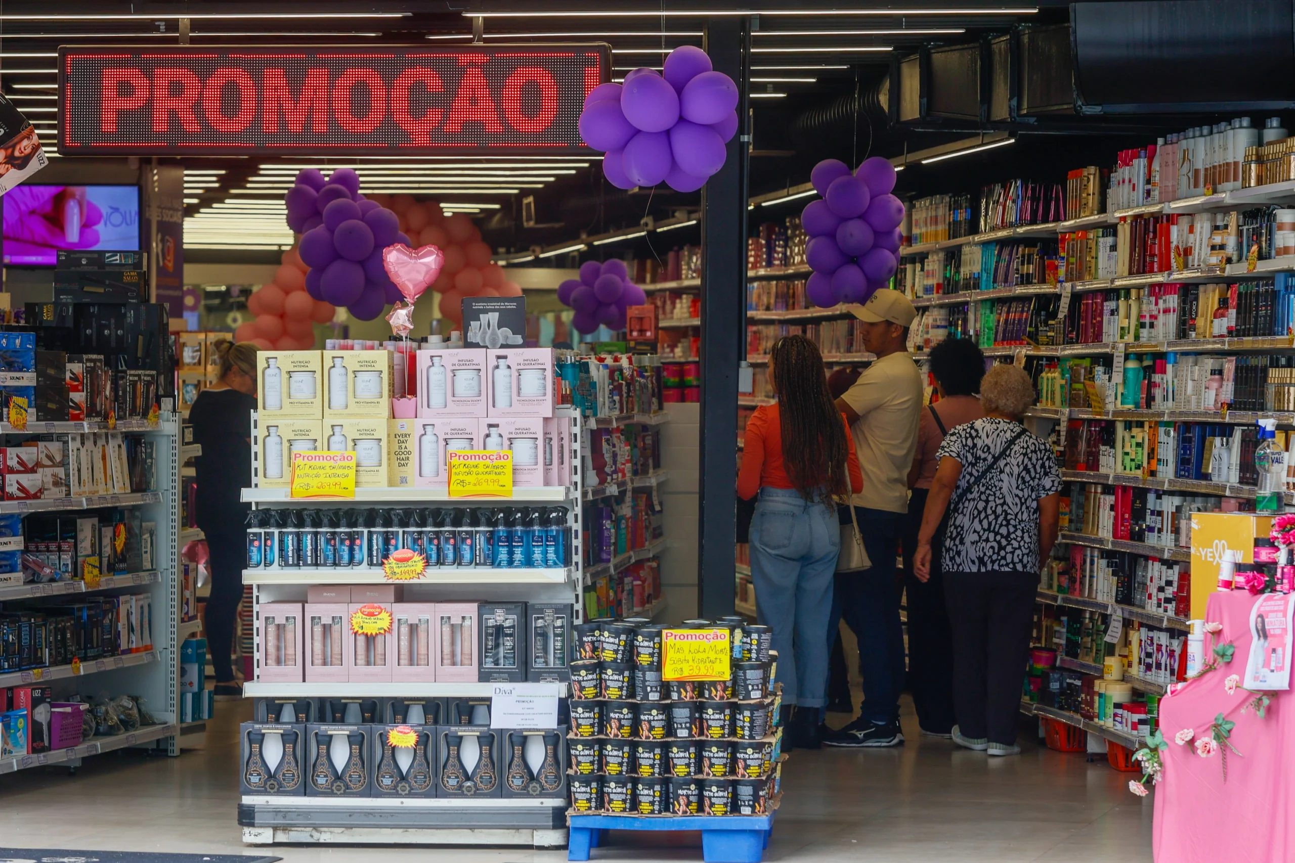 Paraná amplia liberdade econômica: 975 atividades agora têm dispensa de alvarás e licenças