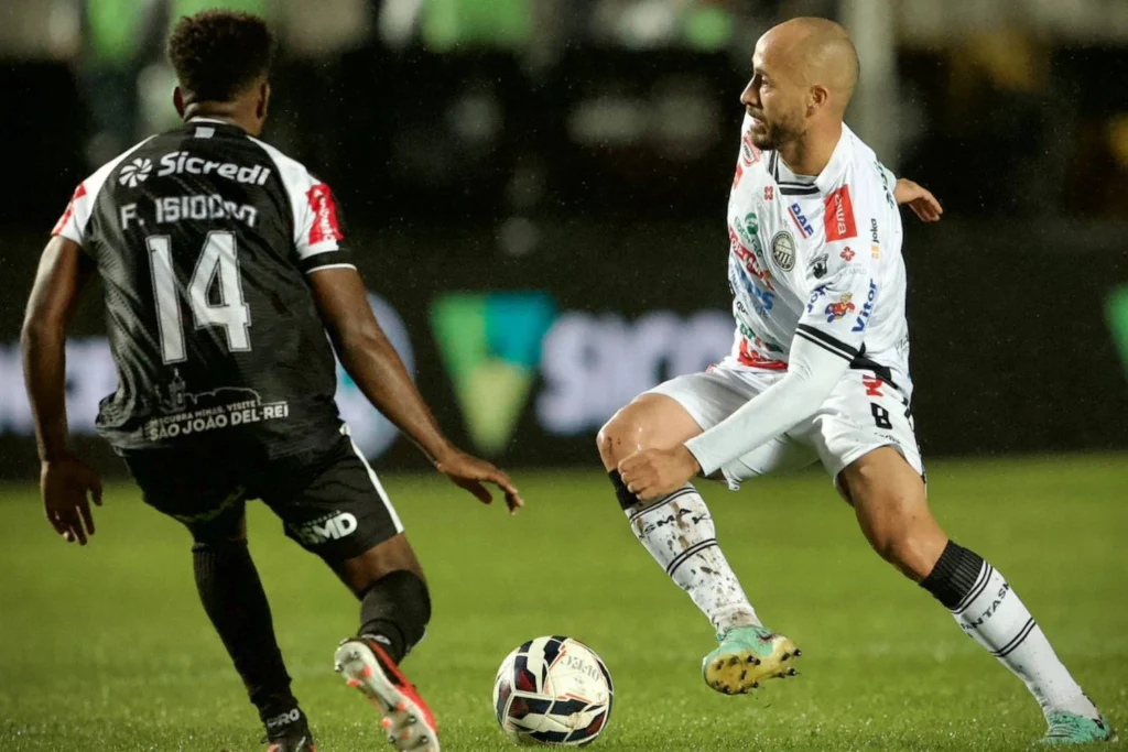 Apagão em Ponta Grossa: Operário Sofre 4 Gols no 1º Tempo e é Goleado Pelo Athletic em Casa