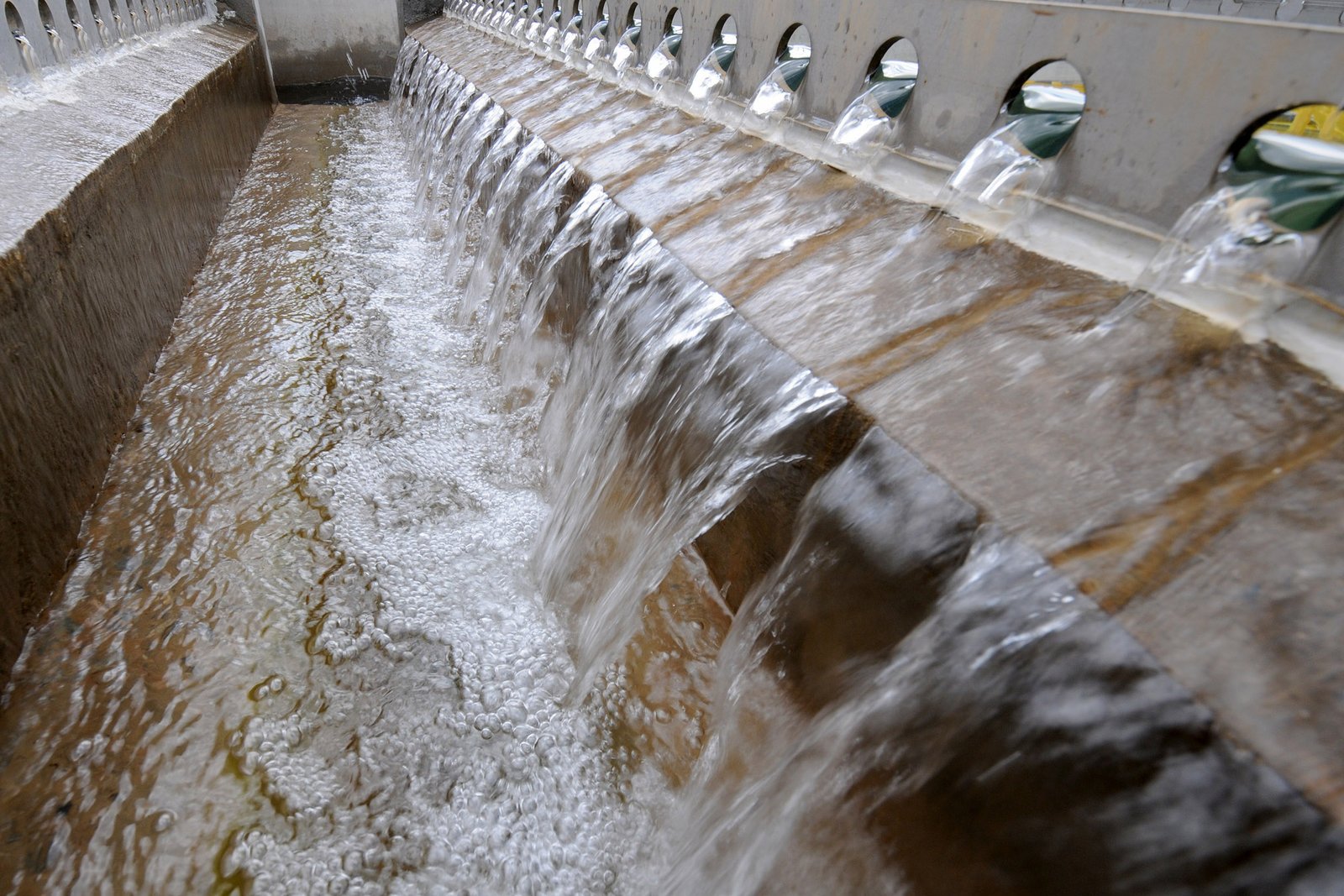 Curitiba e Região Metropolitana Enfrentam Disparada de 20% no Consumo de Água com Calor Recorde; Sanepar Age e Pede Uso Consciente