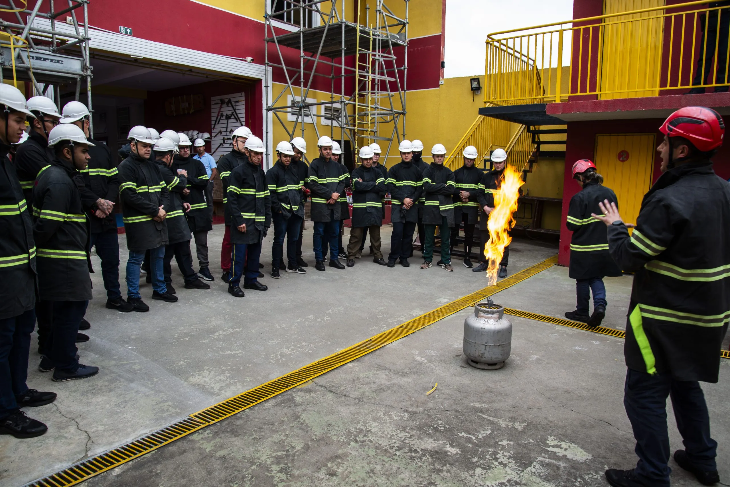 Curitiba Alcança Marco Histórico: Defesa Civil Capacita 5.648 Pessoas em Prevenção de Desastres e Fortalece Resiliência Urbana em 2025