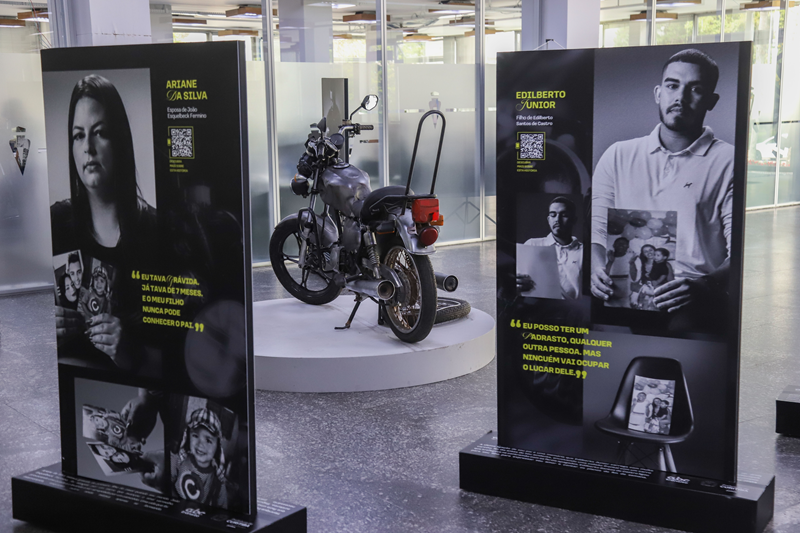 "A moto mais mortal do mundo": Curitiba usa peças de acidentes fatais para chocar e salvar vidas no trânsito