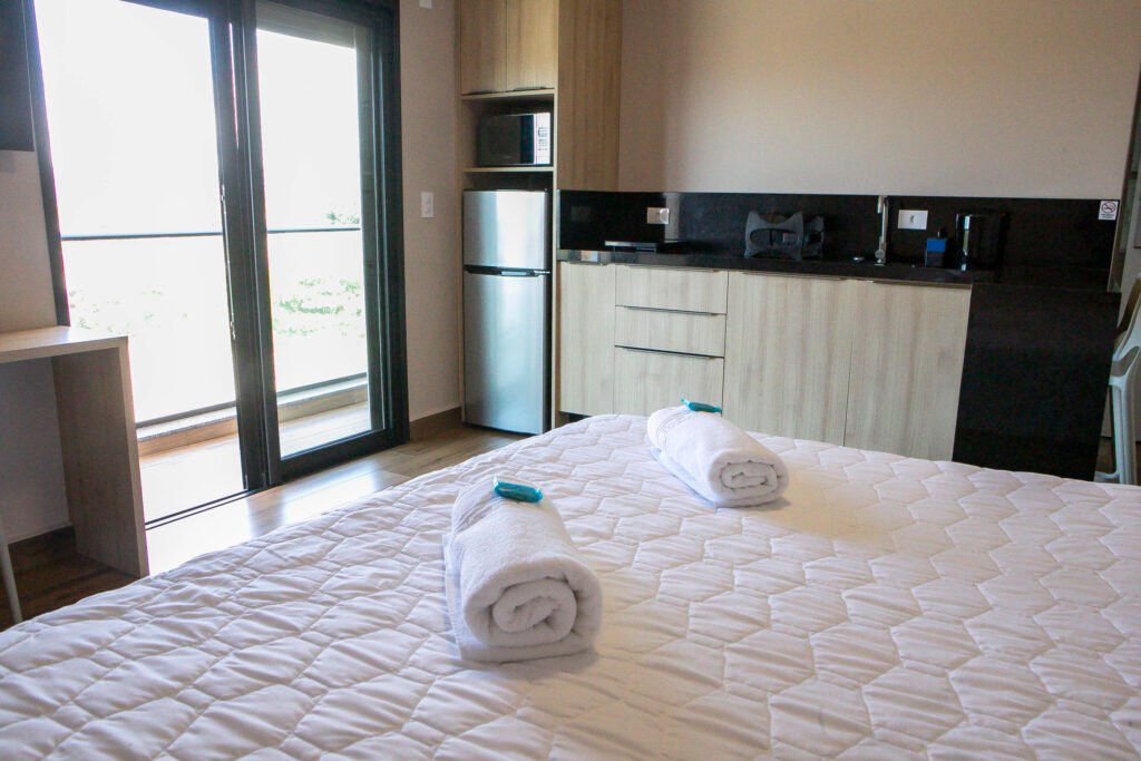 Shows no litoral lotam hotéis em Matinhos e impulsionam economia local