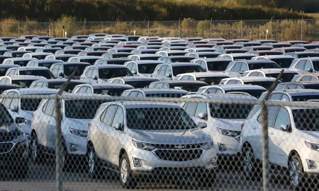 Freio de mão puxado: Vendas de veículos devem crescer 3% em 2026, mas juros altos limitam retomada