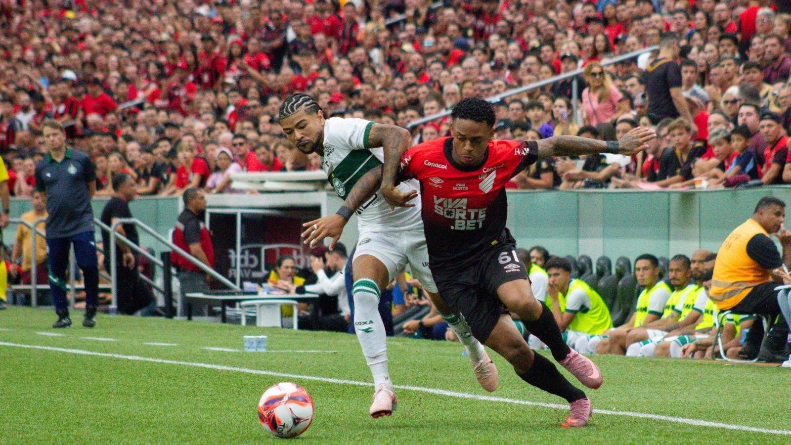 Ronier decide, Coritiba vence Athletico na Arena da Baixada e quebra tabu de seis anos; Confira os demais resultados da rodada