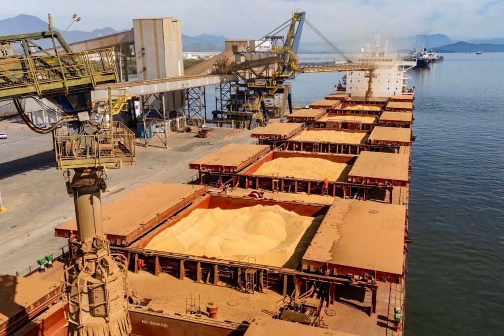 Paraná supera desafios e registra o segundo maior volume de exportações da história em 2025