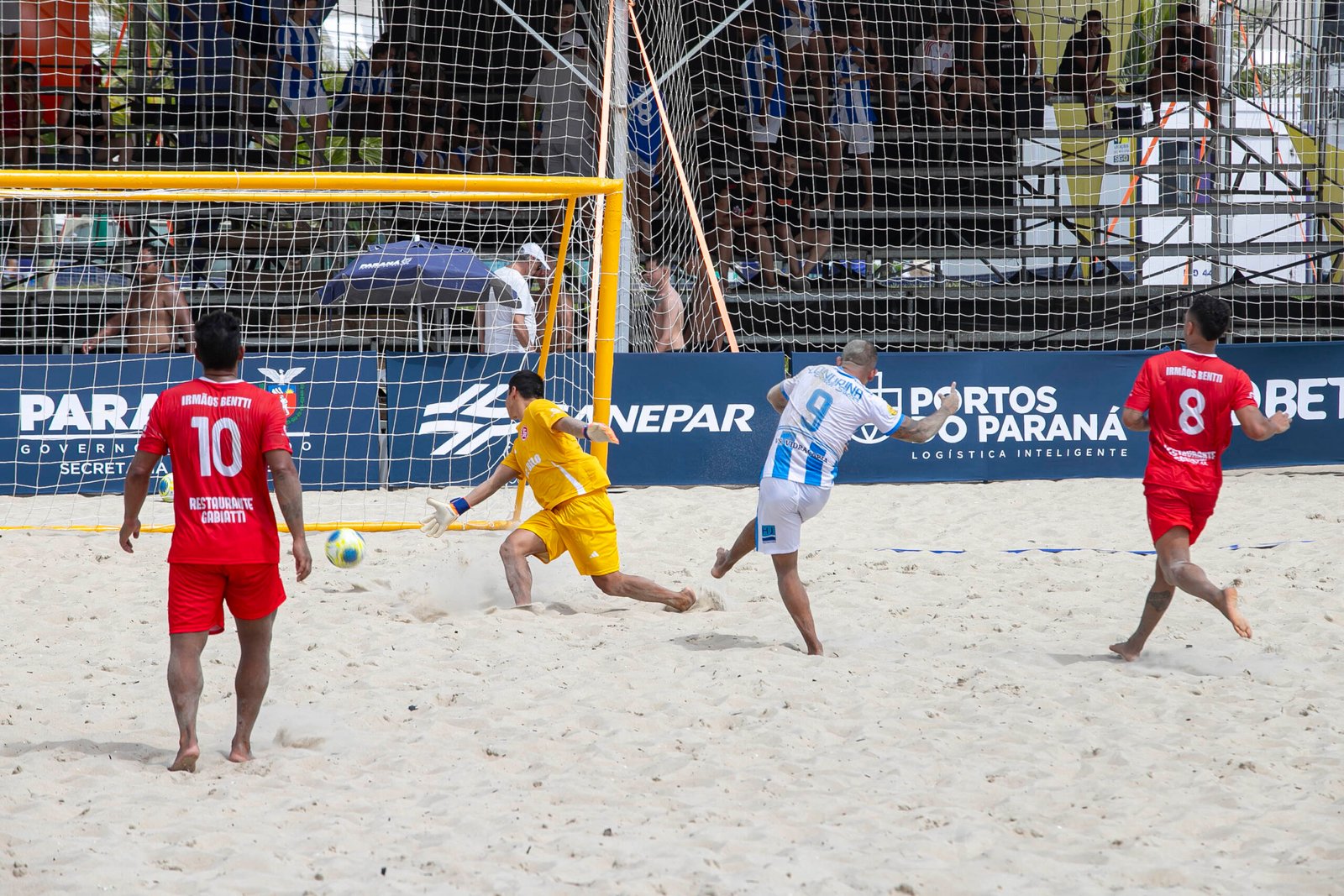 Chuva de gols e sol forte: Internacional e Avaí dominam as areias de Matinhos e conquistam a Copa Sul de Beach Soccer