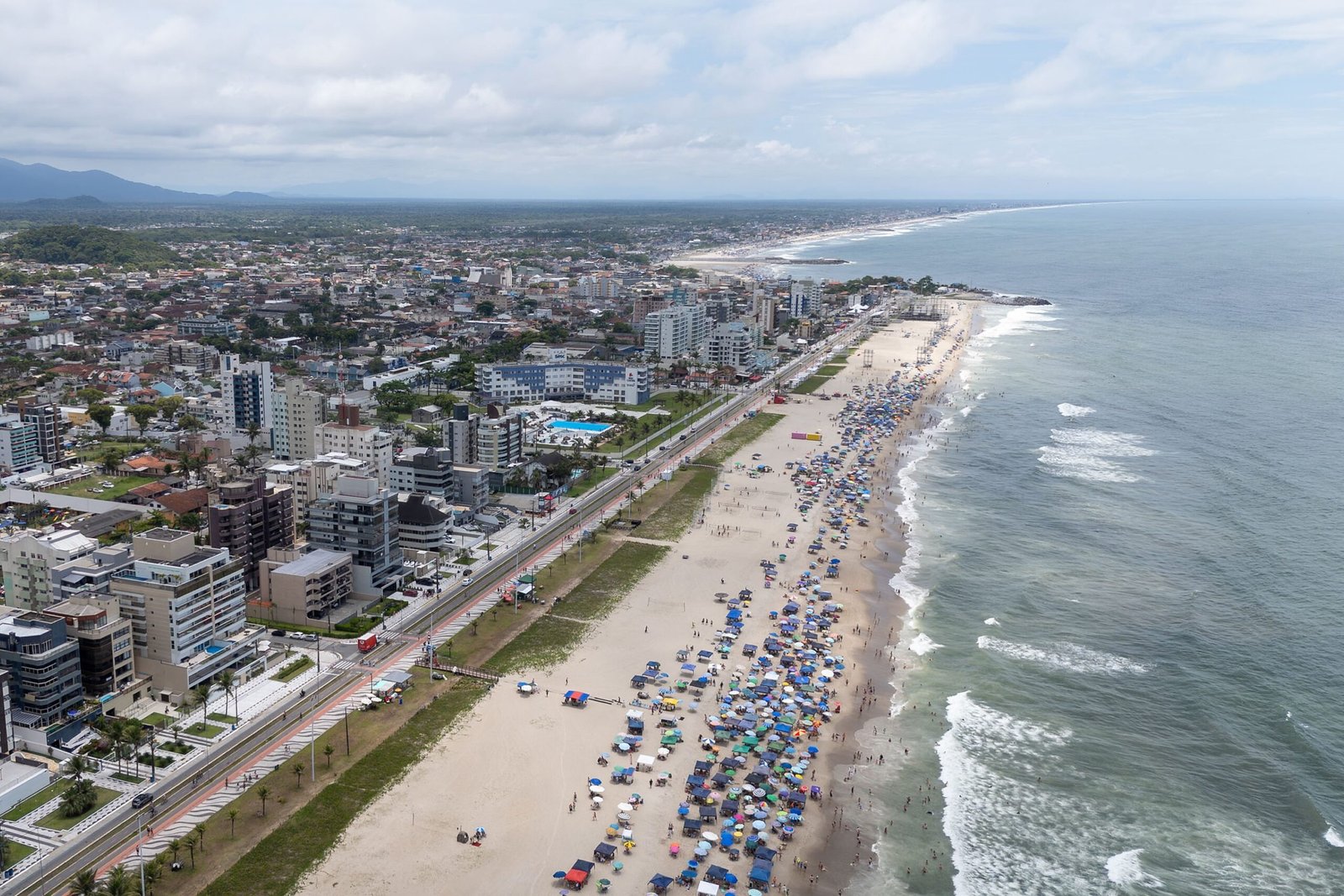 Temporada 2026: Pontal e Guaratuba têm alta de 30% e setor celebra “retomada do verão”