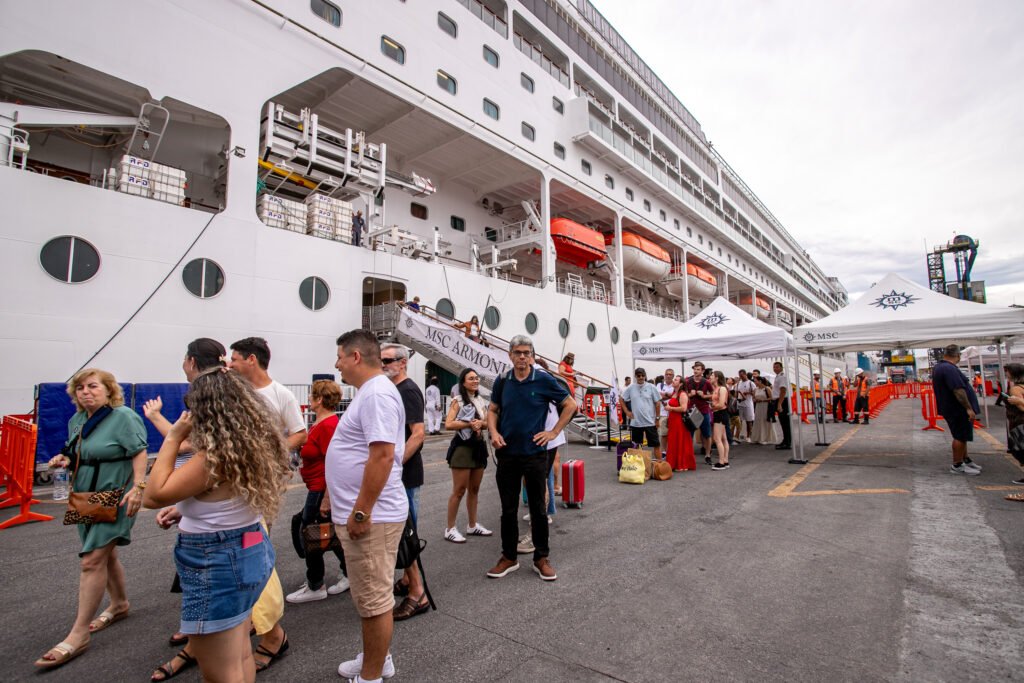 Temporada de Cruzeiros: Paranaguá garante escalas semanais até março e espera movimentar turismo no litoral