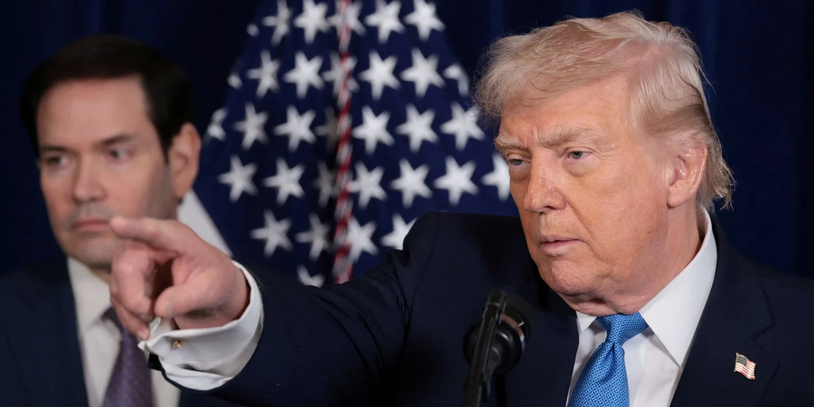 Trump indica diálogo com Delcy Rodríguez para transição na Venezuela, mas EUA assumirão controle e descartam líder opositora; vice de Maduro reage